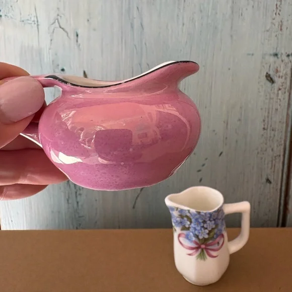 Bundle of (2) Little Pitchers - one pink & other blue flowers with pink ribbon - Picture 6 of 8